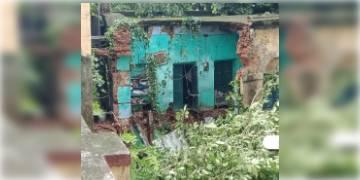 Read more about - প্রবল বৃষ্টিতে কালীঘাটের একাধিক এলাকা জলমগ্ন, ভেঙে পড়ল বহুতল