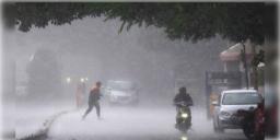 Read more about - Heavy Rain | টাইফুন ইয়াগির অবশিষ্টাংশ শক্তি বাড়িয়ে পরিণত হয়েছে নিম্নচাপে, সপ্তাহ জুড়ে ভারী বৃষ্টির পূর্বাভাস
