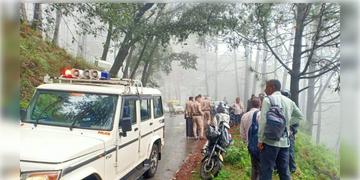 Read more about - Himachal Pradesh | হিমাচলে ৫০০ ফুট গভীর খাদে পড়লো গাড়ি, এক শিক্ষক সহ মৃত ৬