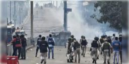 Read more about - Manipur | ফের উত্তপ্ত মণিপুর! পুলিশ-আন্দোলনকারীদের খণ্ডযুদ্ধে আহত ৩ পুলিশকর্মী, গ্রেফতার ২১!