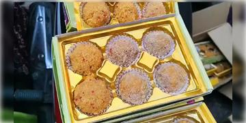 Read more about - Basirhat | বিজয়া দশমীর লাড্ডুতে ছত্রাক, অসুস্থ শিশু! বসিরহাটে দোকান ভাঙ্গচুর বিজেপির