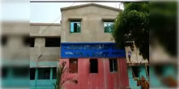 Read more about - তৃণমূলের পার্টি অফিস কন্ট্রাক্টরকে ভাড়া! প্রকাশ্যে শুরু হয় তৃণমূলের অন্তর্কলহ।  