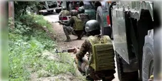 Read more about - Operation Akhal | জঙ্গি নিকেশে জম্মু কাশ্মীরে ‘অপারেশন অখল’ ভারতীয় সেনার, খতম ১ সন্ত্ৰাসবাদী