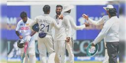 Read more about - IND vs SL | শ্রীলঙ্কায় ৬০০তম টেস্টে ১৬৫ রানে ভারতীয় ক্রিকেট দলের ঐতিহাসিক জয়!