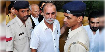 Read more about - Tarun Tejpal | সহকর্মীকে ধর্ষণে অভিযুক্ত ‘তেহেলকা’ পত্রিকার প্রতিষ্ঠাতা তরুণ তেজপাল, ১০ বছরের সশ্রম কারাদণ্ড দিলো আদালত!