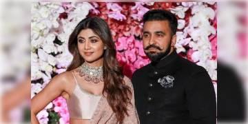 Read more about - পর্নকাণ্ডের জেরে জেলবন্দি রাজ কুন্দ্রা, স্বামীর গ্রেফতারির পর প্রথম জনসমক্ষে অভিনেত্রী শিল্পা শেট্টি