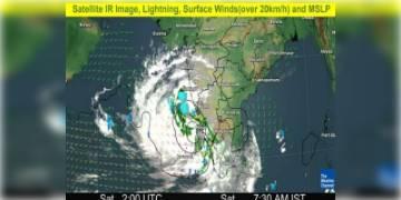 Read more about - করোনার প্রকোপ শেষ না হতেই সঙ্গী হতে চলেছে ঘূর্ণিঝড় 'টাও তে', সতর্কতা জারি করলো কেরল সরকার