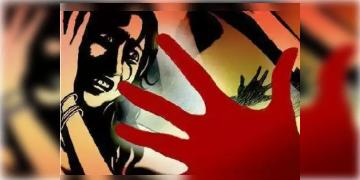 Read more about - Kolkata Rape Case | কলকাতার হোটেলে দিল্লির তরুণীকে ধর্ষণের অভিযোগ! চাকরি দেওয়ার নাম করে ডেকে পাঠিয়ে চলে নির্যাতন!