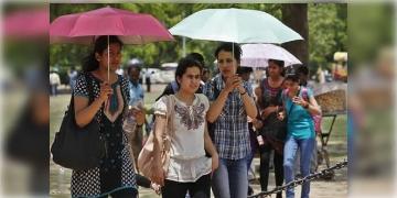 Read more about - Weather Update | তীব্র দাবদাহে পুড়ছে মহানগরী, একনজরে দেখে নিন কলকাতার আজকের আবহাওয়া আপডেট