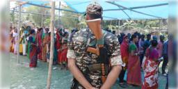 Read more about - Election Commission | থাকবে ২২০০-২৩০০ কেন্দ্রীয় বাহিনী, চিহ্নিত করা হয়েছে ‘স্পর্শকাতর’ বুথও, দ্বিতীয় দফার ভোটে কড়া নিরাপত্তা কমিশনের!