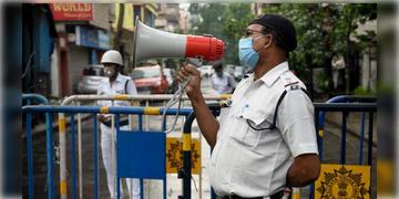 Read more about - 21 July | ২১শে জুলাই কলকাতার কোন কোন রাস্তা থাকবে বন্ধ? সিঁথি মোড়, হাডকো মোড়, চিংড়িঘাটা ক্রসিং ঘুরে দেখলেন পুলিশ কমিশনার!