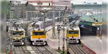 Read more about - Local Train Cancel | নৈহাটি জংশনে আধুনিকীকরণ কাজের জন্য সপ্তাহান্তে বাতিল একাধিক লোকাল ও দূরপাল্লার ট্রেন!
