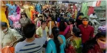 Read more about - পুজোর আগেই হানা দিতে পারে করোনার তৃতীয় ঢেউ তাই বিপদ ঠেকাতে আগাম সতর্কতা জারি স্বাস্থ্য দফতরের