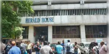 Read more about - ইডির পক্ষ থেকে সিল করা হল ন্যাশনাল হেরাল্ডের অফিস!  কংগ্রেসের প্রতিবাদে রাজধানীতে চাঞ্চল্য