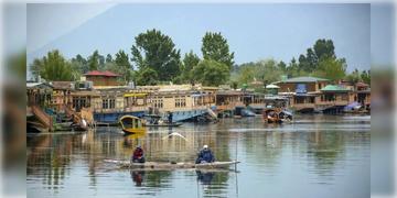 Read more about - Jammu and Kashmir | ধীরে ধীরে স্বাভাবিক হচ্ছে ভূস্বর্গ, খুলে দেওয়া হচ্ছে জম্মু কাশ্মীরের পর্যটনকেন্দ্রগুলো