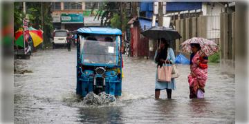 Read more about - Weather Update | দক্ষিণবঙ্গে সপ্তাহভর ভারী বৃষ্টির পূর্বাভাস, আজ বৃষ্টির হলুদ সর্তকতা জারি কলকাতা-সহ একাধিক জেলায়!