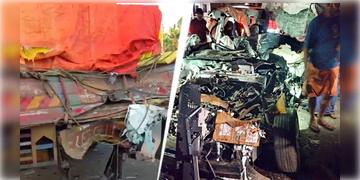 Read more about - Kerala | পার্কিং লটের দাঁড়িয়ে থাকা লরিতে সজোরে ধাক্কা! কেরলে মৃত্যু ৮ ইঞ্জিনিয়ারিং পড়ুয়ার