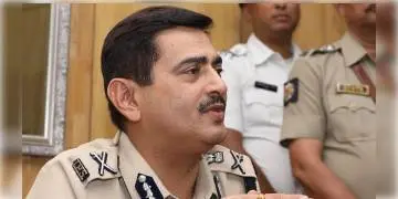 Read more about - মহিলাদের জন্য প্রতি থানায় থাকবে‘হেল্প ডেস্ক’! নির্দেশ কলকাতার পুলিশ কমিশনার অনুজ শর্মার। 