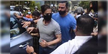 Read more about - ছেলের সাথে দেখা করতে এই প্রথমবার আর্থার রোড জেলে প্রকাশ্যে বলিউড বাদশা