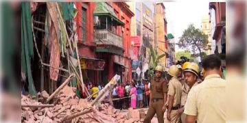 Read more about - Kolkata House Collapse | রোববারের দুপুরে কলকাতায় ভেঙে পড়লো শতাব্দীপ্রাচীন বাড়ি, আহত ১