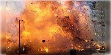 Read more about - Birbhum |  কাজল শেখ বনাম অনুব্রত মণ্ডল! গোষ্ঠী দ্বন্দে বীরভূমে বোমাবাজি! পা উড়লো তৃণমূল কর্মীর!