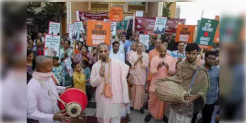 Read more about - Petrapol | পেট্রাপোল সীমান্তে বিক্ষোভ সন্ন্যাসীদের! ইউনুস সরকারকে হুঁশিয়ারি বিজেপি নেতা শুভেন্দুর