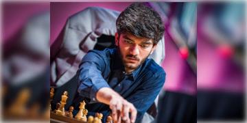 Read more about - Gukesh D | জার্মানিতে চেস চ্যালেঞ্জে দুই বিশ্ব চ্যাম্পিয়নকে পরাজিত করে নজির গড়লেন ভারতীয় গ্র্যান্ডমাস্টার গুকেশ ডি!