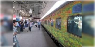Read more about - রেল কর্মসূচিতে বড় বদল আসতে চলেছে আগামী ১লা অক্টোবর থেকে, বদলাতে চলেছে মোট ২৮ টি ট্রেনের সময়সূচি