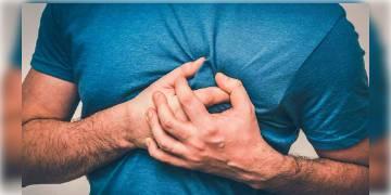 Read more about - অতিরিক্ত মোবাইল ব্যবহারে বাড়ছে হৃদ্‌রোগের আশঙ্কা, জীবনধারায় বদল আনতে কি বলছেন চিকিৎসকরা?