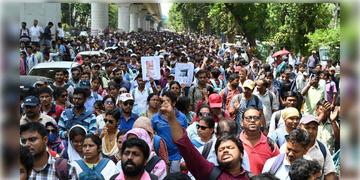 Read more about - SSC | চাকরিহারা শিক্ষকদের পুরোনো চাকরি ফেরানোর প্রক্রিয়া শুরু করল রাজ্য সরকার!