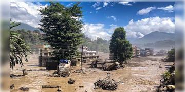 Read more about - Nepal Flood Update | নেপালের হড়পা বানের পর থেকে নিখোঁজ কলকাতার ৩২ পর্যটক!