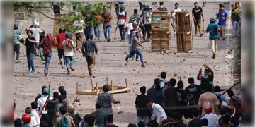 Read more about - Bangladesh Quota Movement | কোটা আন্দোলনে অগ্নিগর্ভ বাংলাদেশ! ভারতীয়দের জন্য অ্যাডভাইসারি জারি করলো দূতাবাস