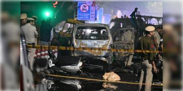 Read more about - Delhi Car Blast | লালকেল্লার ঘটনা পরিকল্পিত হামলাই! গাড়ির মধ্যেই হয়েছিল বিস্ফোরণ, ৭,৫০০ দীর্ঘ চার্জশিট পেশ NIA-র