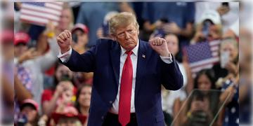 Read more about - Donald Trump | ইরানের মাটিতে হামলার ছক কষছে আমেরিকা, বিস্ফোরক দাবি ট্রাম্পের