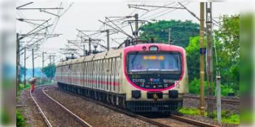 Read more about - নবান্ন সূত্রে খবর আগামী সপ্তাহের বুধবার ১১ই নভেম্বর থেকেই গড়াবে লোকাল ট্রেনের চাকা!