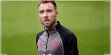 Read more about - ড্যানিশ মিডফিল্ডার ক্রিশ্চিয়ান এরিকসনের শারীরিক অবস্থা স্থিতিশীল,  সতীর্থদের জানালেন শুভেচ্ছাবার্তা