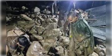 Read more about - মেঘভাঙা বৃষ্টির জেরে উত্তরাখণ্ডে তিনজনের মৃত্যু হয়েছে, নিখোঁজ চার জন