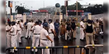 Read more about - Nabanna Abhijan | বিভিন্ন জেলা থেকে বাসে, ট্রেনে নবান্নমুখী ছাত্রছাত্রীরা! প্রস্তুত পুলিশও