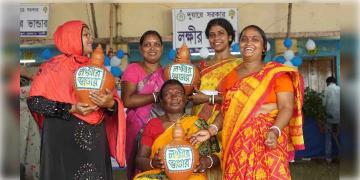 Read more about - Lakshmir Bhandar | এপ্রিল থেকেই লক্ষ্মী ভান্ডারে মিলবে বেশি টাকা! এই রাজ্য প্রকল্পের জন্য আবেদন করা আছে তো? রইলো লক্ষ্মী ভান্ডারে আবেদনের পদ্ধতি!