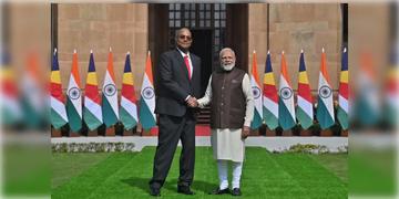 Read more about - PM Modi | সেশেলস সফরে প্রধানমন্ত্রী নরেন্দ্র মোদি, বিশেষ কর্মসূচির পাশাপাশি সাক্ষাৎ করবেন বিশ্বের সবচেয়ে দীর্ঘজীবী প্রাণীর সঙ্গে!