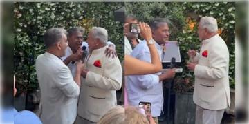 Read more about - Vijay Mallya-Lalit Modi | 'চোরে চোরে..'! লন্ডনে বিলাসবহুল পার্টিতে গলা জড়িয়ে গান গাইলেন পলাতক ললিত-বিজয়!