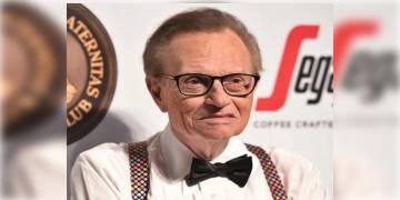 Read more about -  প্রয়াত বিখ্যাত মার্কিন টিভি ও রেডিও উপস্থাপক ল্যারি কিং              