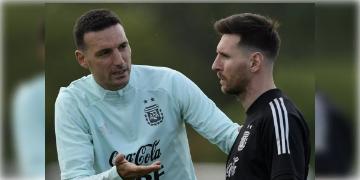 Read more about - বিশ্বকাপের শেষ ষোলোয় আর্জেন্টিনা, অস্ট্রেলিয়ার বিরুদ্ধে সফল হবে কিনা তা নিয়ে চিন্তায় আর্জেন্টিনার কোচ