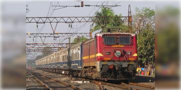 Read more about - Train Late | মাঝ রাস্তায় থমকালো জন শতাব্দী এক্সপ্রেস! শক্তিগড়ে দুর্ভোগ যাত্রীদের