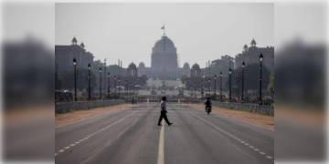 Read more about - দিল্লি ও উত্তরপ্রদেশে করোনা বিধিনিষেধ আরও কঠোর, লকডাউন ও কার্ফু আরোপ করল যোগী-কেজরি