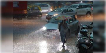 Read more about - দক্ষিণবঙ্গের ফের কয়েকটি জেলাগুলিতে ভারী বৃষ্টির সম্ভাবনা রয়েছে, মৎস্যজীবীদের তীরে ফেরার পরামর্শ