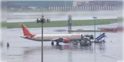 Read more about - Mumbai Airport | ৬ ঘন্টার জন্য বন্ধ থাকবে বিমান ওঠানামা, এই সময়ের মধ্যে নেই তো আপনার ফ্লাইট?