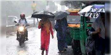 Read more about - Weather Update | কলকাতার আকাশে দুর্যোগের ঘনঘটা, বজ্রবিদ্যুৎ সহ বৃষ্টির আশঙ্কা মহানগরে