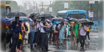 Read more about - Weather Update | এখনও বঙ্গে বর্ষা আসতে হবে একটু দেরি! তবে কলকাতা-সহ ৭ জেলায় রয়েছে প্রাক বর্ষার ঝড়-বৃষ্টির পূর্বাভাস!