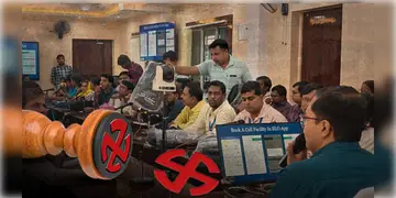 Read more about - SIR-BLO | SIR-এর কাজের জন্যে BLO-দের দেওয়া হচ্ছে বিশেষ কিট ব্যাগ, কী কী থাকছে ব্যাগে?